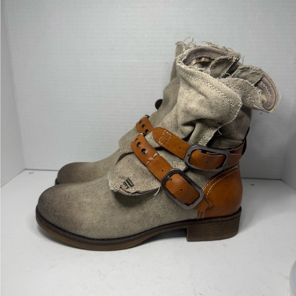 DIRTY LAUNDRY TYCEN CANVAS TAN WOMEN'S SIZE 8 Booth - Picture 3 of 7